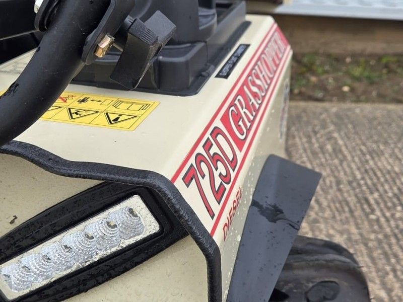 GRASSHOPPER - 725D ZERO TURN MOWER - Image 4