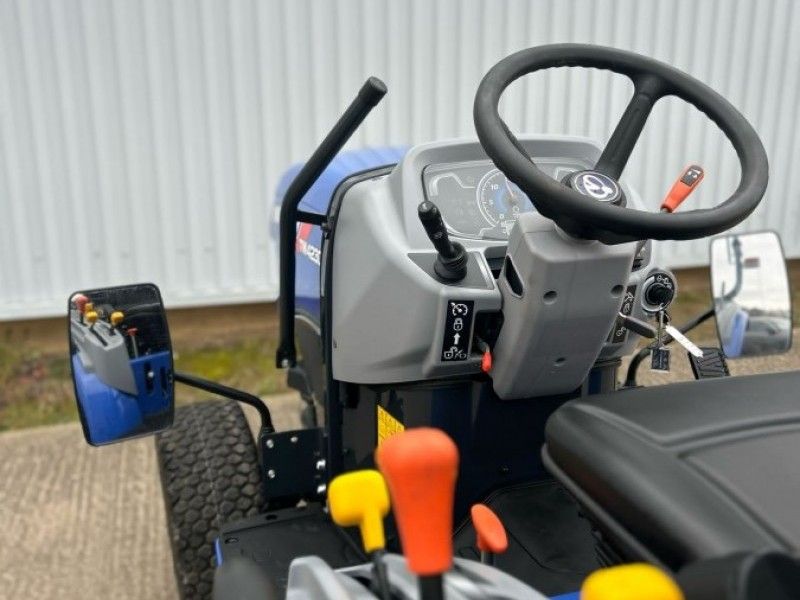 ISEKI - TM4230 COMPACT TRACTOR - Image 7