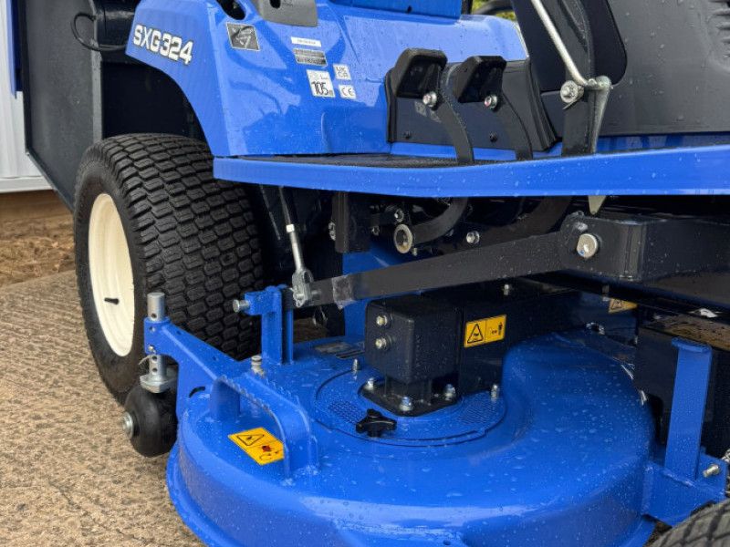 ISEKI - SXG324 RIDE ON MOWER - Image 4