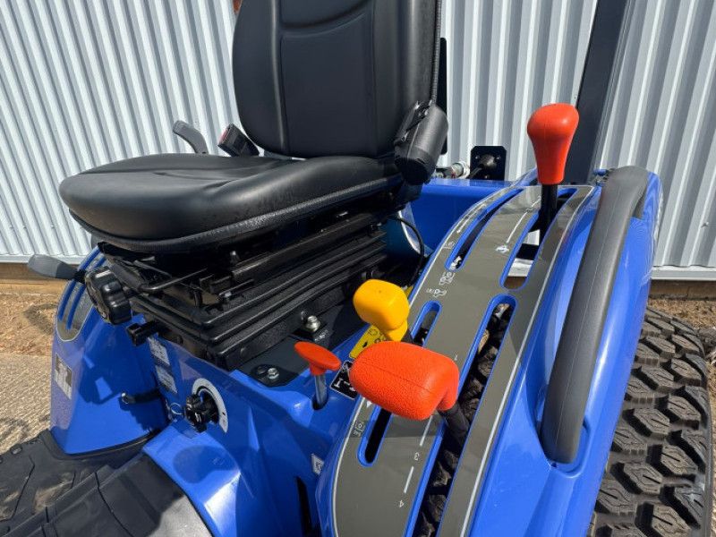 ISEKI - TM3267E COMPACT TRACTOR - Image 6