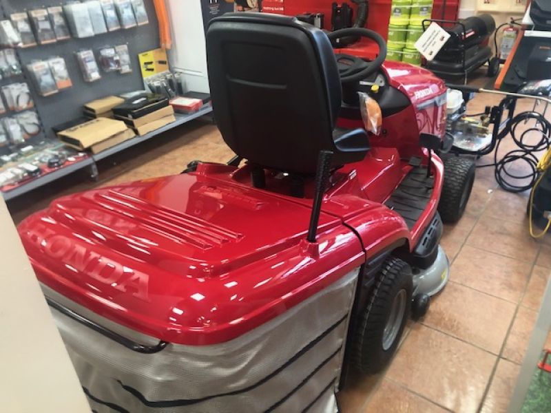 HONDA - HF2417HBE RIDE ON MOWER - Image 3