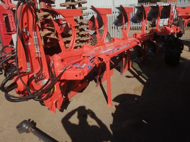 KUHN - VM153 PLOUGH - Image 2