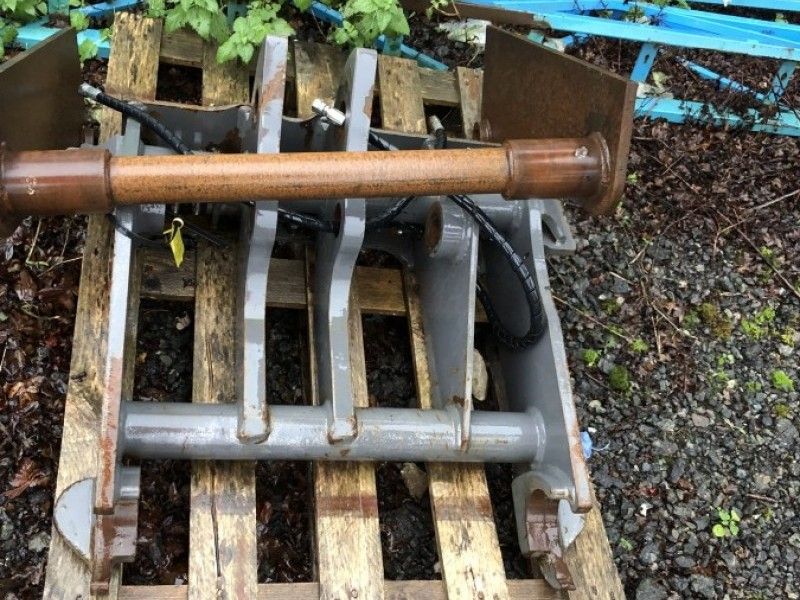 Massey Ferguson - Bobcat Head Stock - Image 1