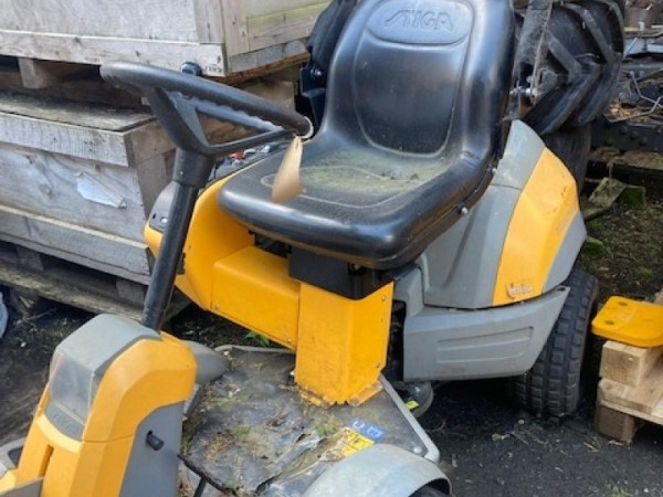 Stiga - Park Pro 21 Ride On - Image 1