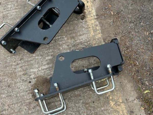 ALBUTT - BOLT ON PIN CONE BRACKETS - Image 1