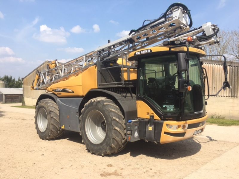 CHALLENGER - ROGATOR 655B SPRAYER - Image 1