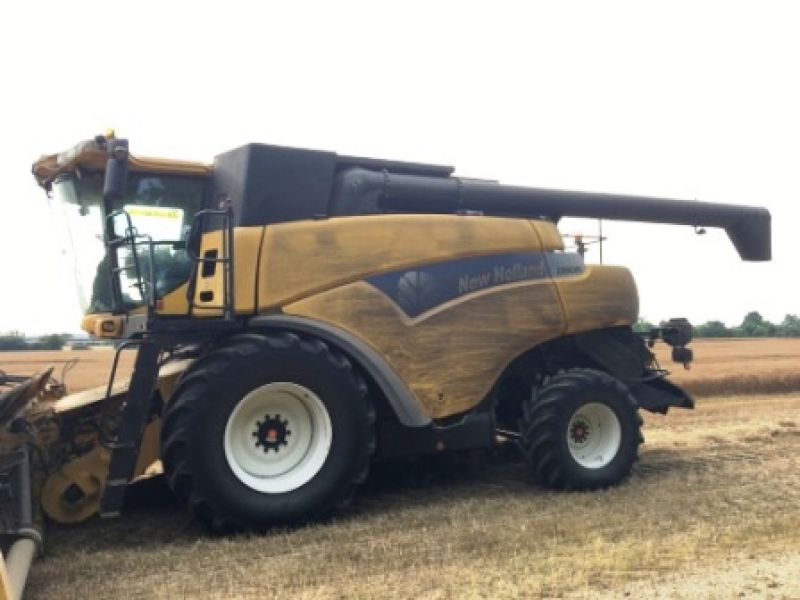 New Holland - CR9080 Elevation - Image 3