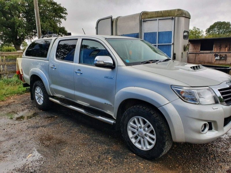 Toyota - Hilux Invincible  - Image 2