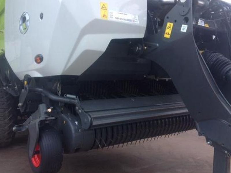 Claas  - Cargos 8300 - Image 3