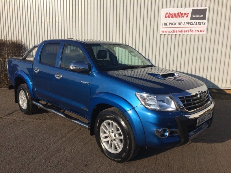 Toyota - Hilux DC 3.0 Invincible - Image 1
