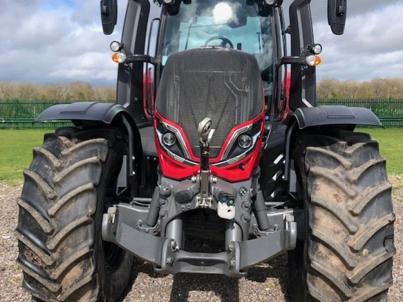 VALTRA - T215A 4WD TRACTOR - Image 2