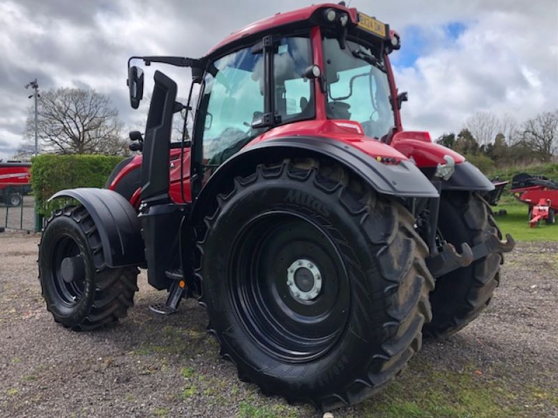 VALTRA - T215A 4WD TRACTOR - Image 4