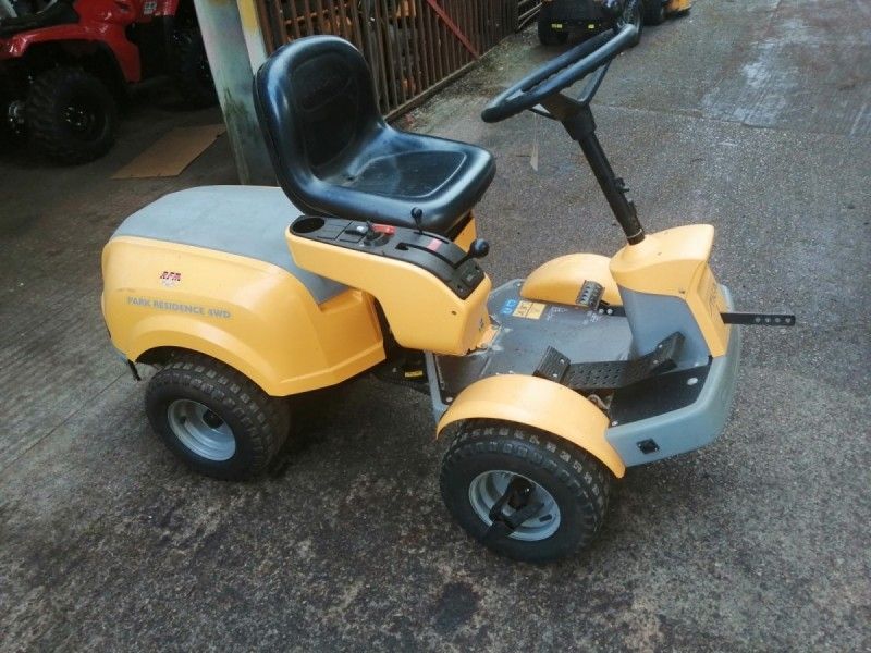 Stiga - Park Residence Ride On - Image 1