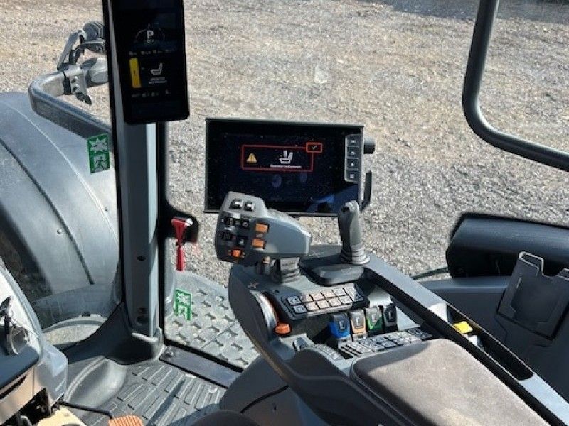 Valtra - T235D 4WD Tractor - Image 4