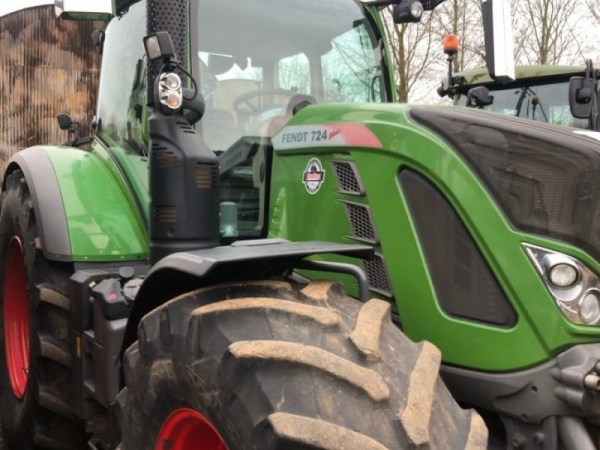 Fendt - 724 ProfiPlus Tractor - Image 1