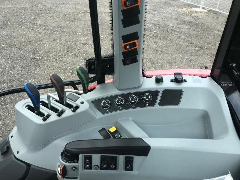 VALTRA - A85 SH 4WD TRACTOR - Image 7