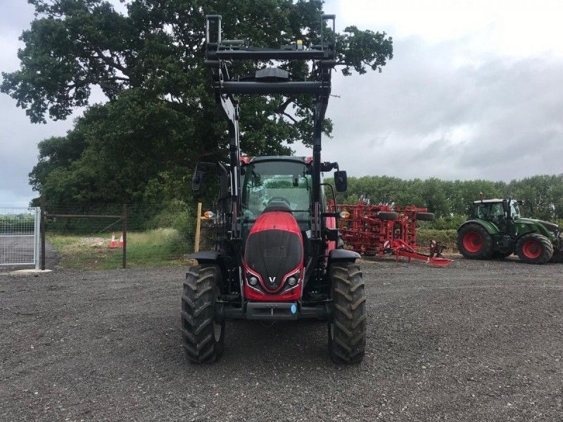 VALTRA - A85 SH 4WD TRACTOR - Image 3