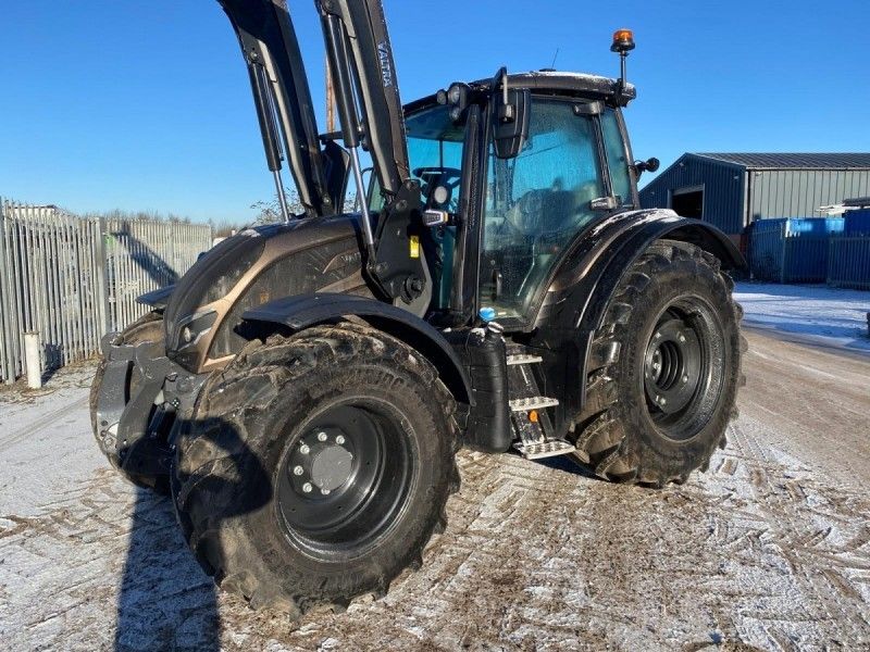 VALTRA - N155EA TRACTOR AND LOADER - Image 2