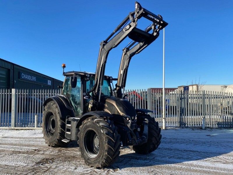 VALTRA - N155EA TRACTOR AND LOADER - Image 1