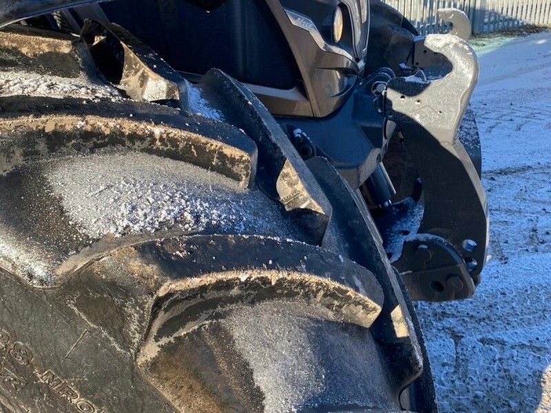 VALTRA - N155EA TRACTOR AND LOADER - Image 5