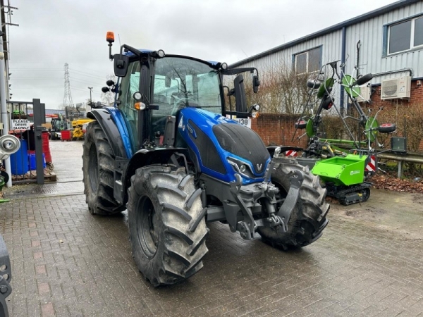 Valtra - G125EA and G5S Loader - Image 1