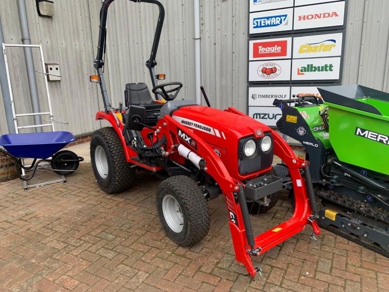 MASSEY FERGUSON - 1525HP COMPACT TRACTOR - Image 3