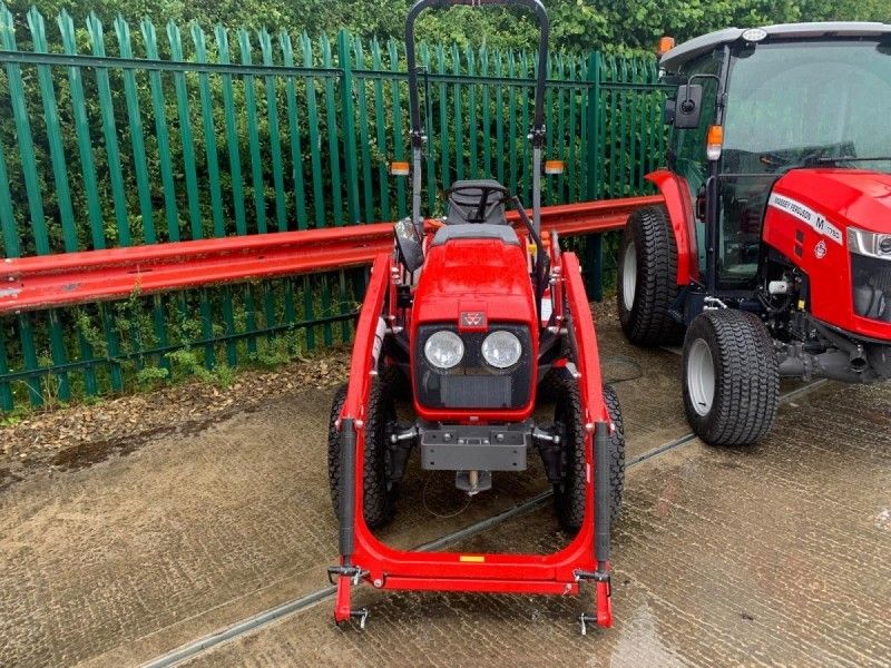 MASSEY FERGUSON - 1525HP COMPACT TRACTOR - Image 4