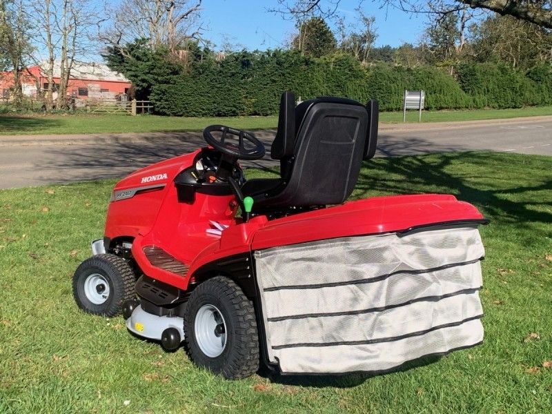 HONDA - HF2417HTE RIDE ON MOWER - Image 3