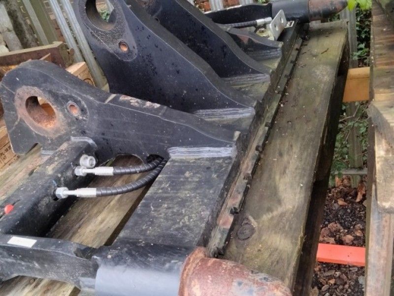 JCB - PIN AND CONE HEADSTOCK - Image 3