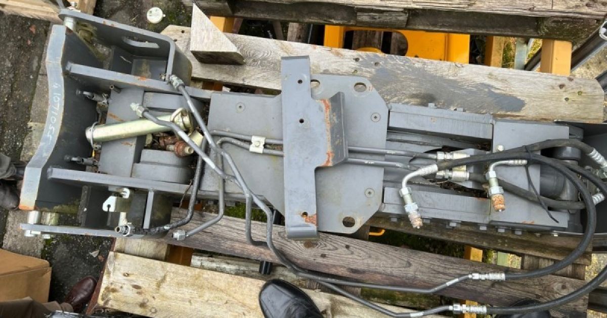 Fendt Pick Up Hitch | AgriBuy