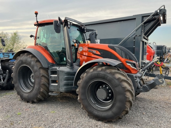 VALTRA - T175V 4WD TRACTOR - Image 1