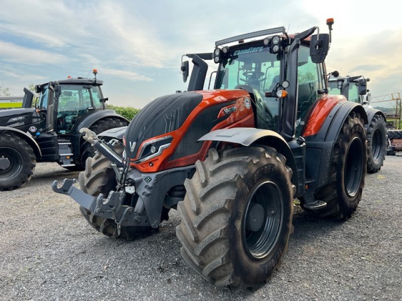 VALTRA - T175V 4WD TRACTOR - Image 2