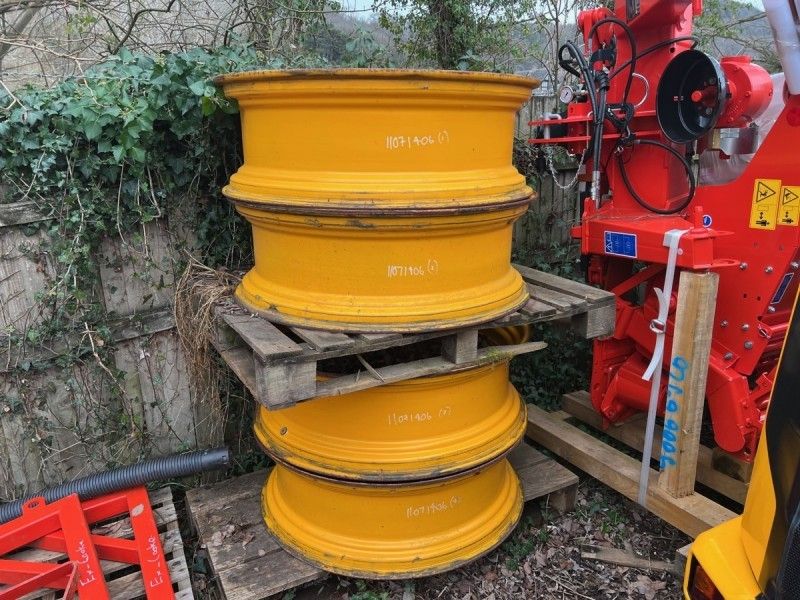 JCB - 4 x Wheel Rims - Image 1