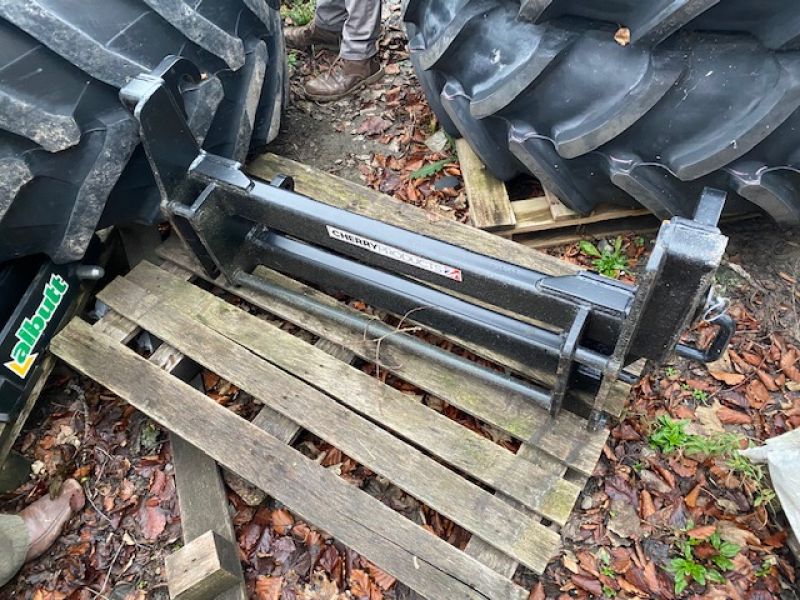 Cherry - Euro 8 Adapter Plate - Image 1