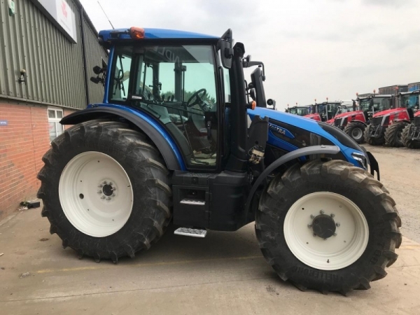 VALTRA - G135A 4WD TRACTOR - Image 1
