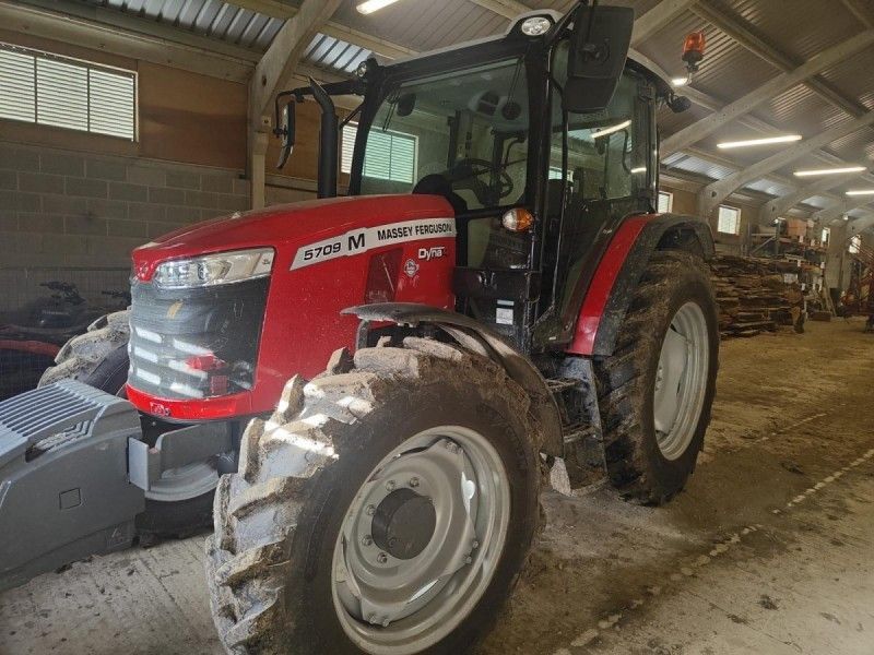 MASSEY FERGUSON - 5709M CAB TRACTOR - Image 2
