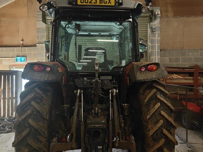 MASSEY FERGUSON - 5709M CAB TRACTOR - Image 3