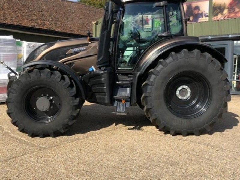 VALTRA - T175ED 4WD TRACTOR - Image 3