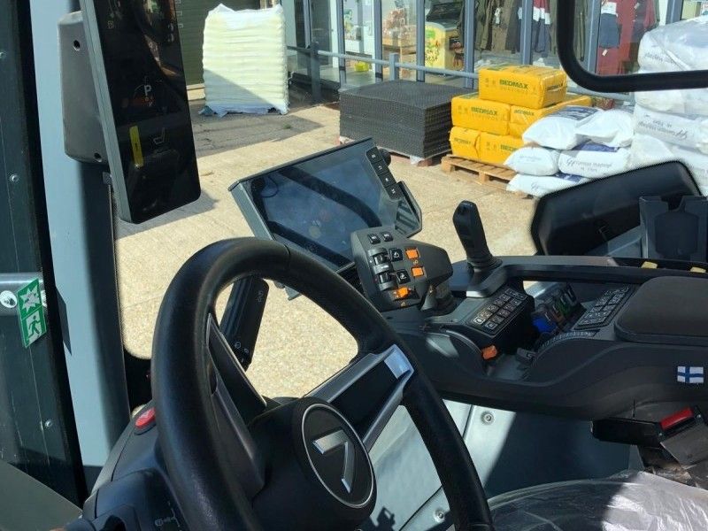 VALTRA - T175ED 4WD TRACTOR - Image 5