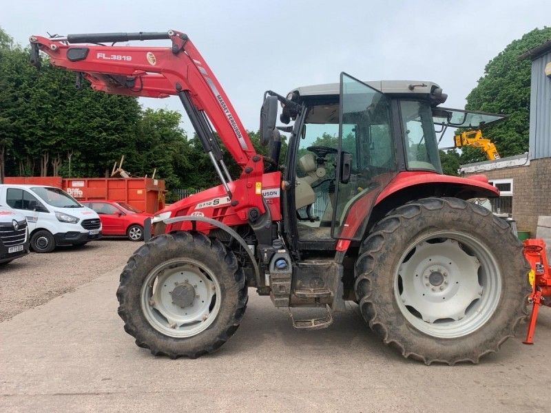 MASSEY FERGUSON - 5712S ESD4 4WD TRACTOR - Image 2