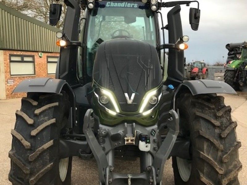 Valtra - T155A 4WD TRACTOR - Image 3