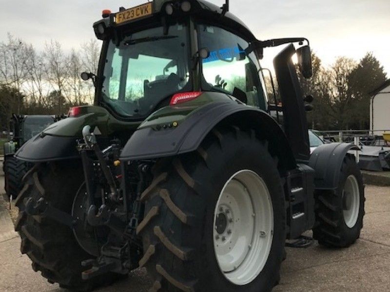 Valtra - T155A 4WD TRACTOR - Image 4