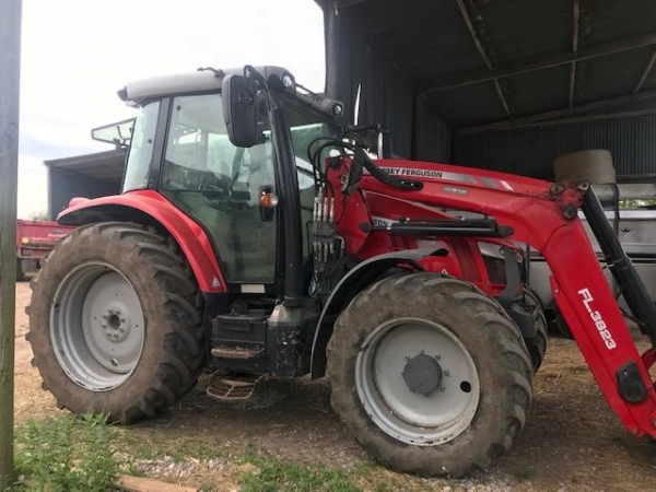 MASSEY FERGUSON - 5712S ESD4 4WD TRACTOR - Image 1