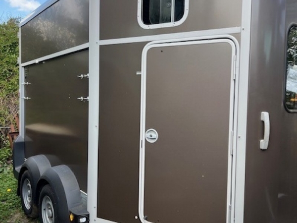 IFOR WILLIAMS - HB511R HORSEBOX - Image 1