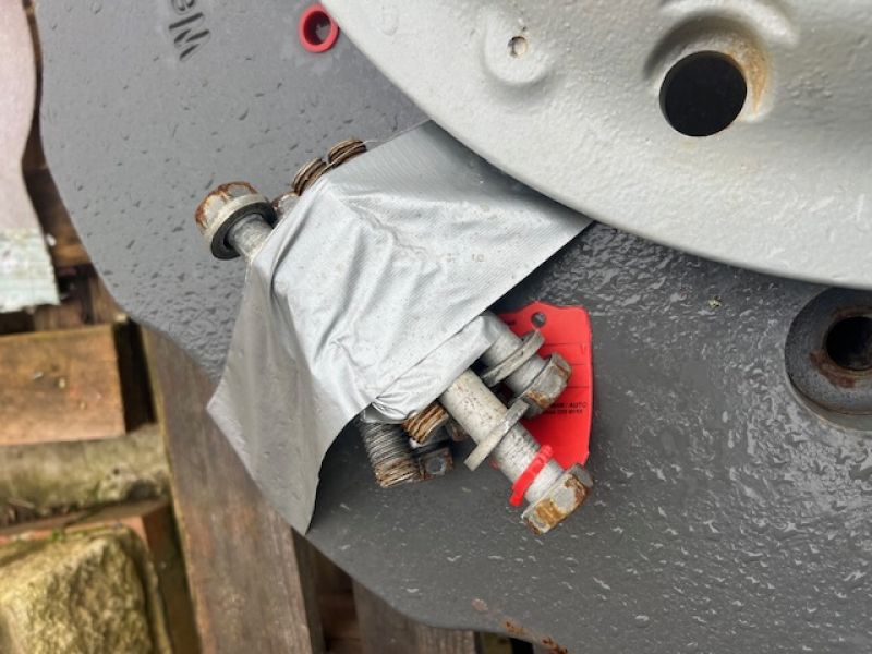 MASSEY FERGUSON - 2 X 250KG REAR WHEEL - Image 4