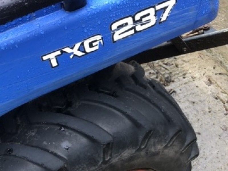 ISEKI - TXG237 COMPACT TRACTOR - Image 4