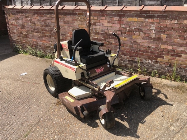 GRASSHOPPER - 325 61R RIDE ON MOWER - Image 1