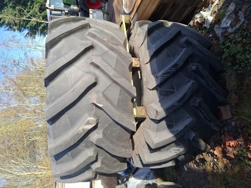 TRELLEBORG - SET OF 710 75R32 COMBINE  - Image 1