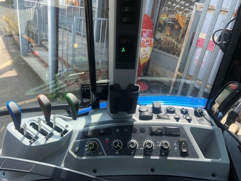 VALTRA - G125EA TRACTOR AND LOADER - Image 8