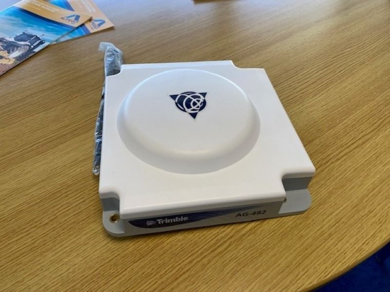 TRIMBLE - TRIMBLE AG-482 RECEIVER. - Image 2